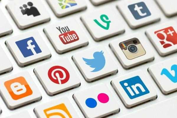 सोशल मीडिया पर पोस्ट कहीं नौकरी में अड़ंगा ना बन जाए